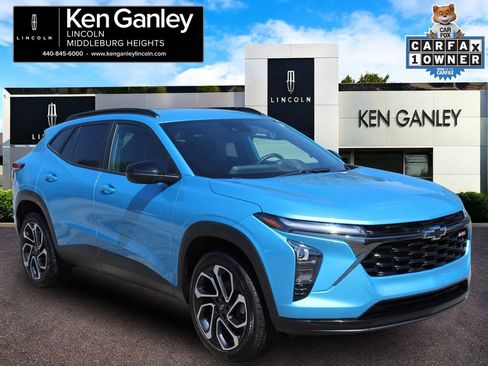 Used 2025 Chevrolet Trax RS FWD image 1