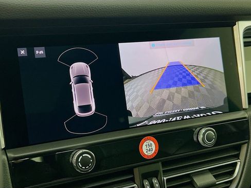 New 2026 Porsche Macan image 17