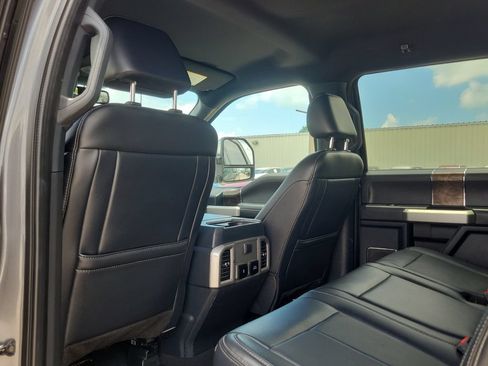 Used 2022 Ford F350 Lariat w/ Chrome Package AWD/4WD image 16