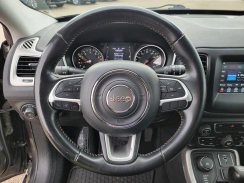 Used 2019 Jeep Compass Latitude image 22