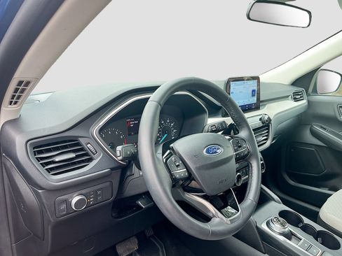 Used 2022 Ford Escape SE w/ SE Sport Appearance Package FWD image 9