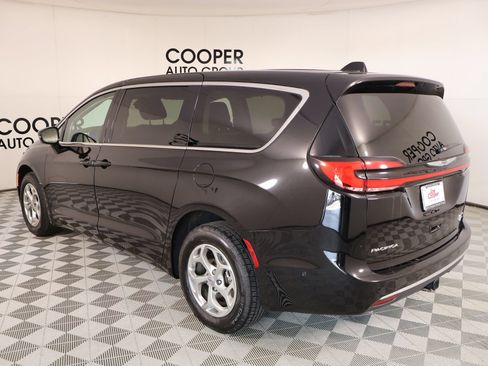 Used 2024 Chrysler Pacifica Limited w/ Uconnect Theater Family Group AWD/4WD image 25