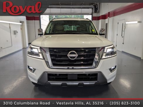 Used 2022 Nissan Armada Platinum w/ Captain's Chairs Package RWD image 6