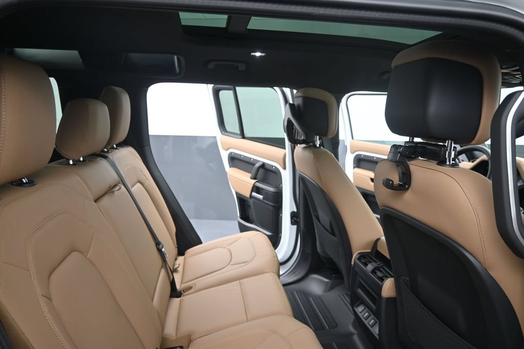 New 2026 Land Rover Defender 110 X-Dynamic SE AWD/4WD image 14
