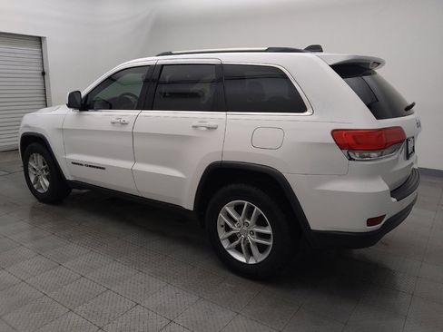 Used 2018 Jeep Grand Cherokee Laredo image 3