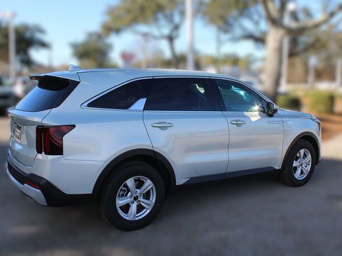 New 2026 Kia Sorento LX FWD image 6