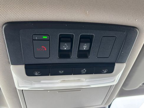 Used 2023 Nissan Rogue SL w/ SL Premium Package image 64