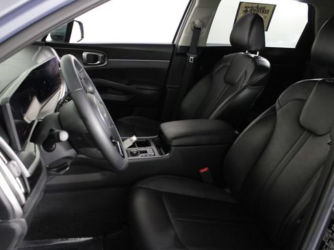 Used 2025 Kia Sorento S FWD image 19