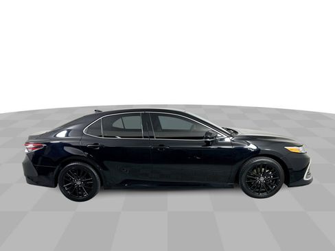 Used 2022 Toyota Camry XLE image 45