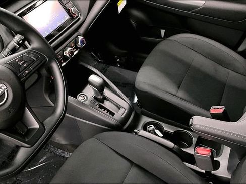 New 2025 Nissan Kicks Play S image 9