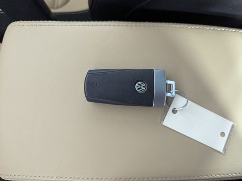 Used 2013 Volkswagen CC Lux image 25