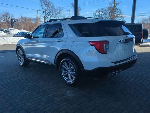 Used 2020 Ford Explorer XLT w/ Equipment Group 202A image 5