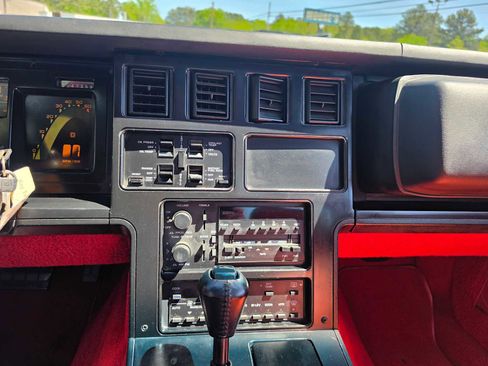 Used 1988 Chevrolet Corvette Coupe image 19