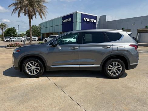 Used 2019 Hyundai Santa Fe SEL FWD image 2