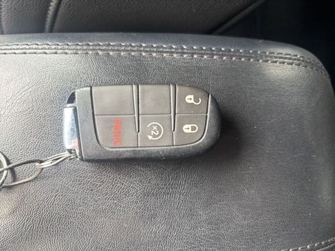 Used 2025 Jeep Compass Limited AWD/4WD image 21