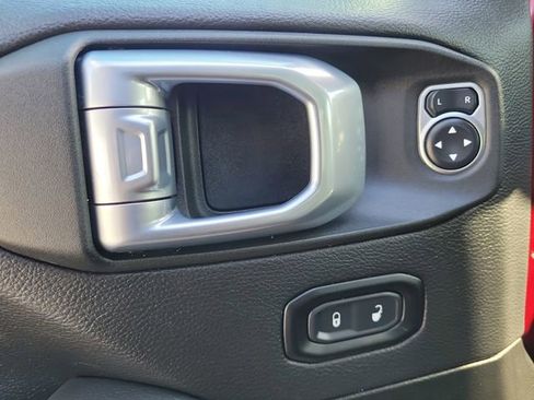 Used 2021 Jeep Gladiator Mojave AWD/4WD image 19