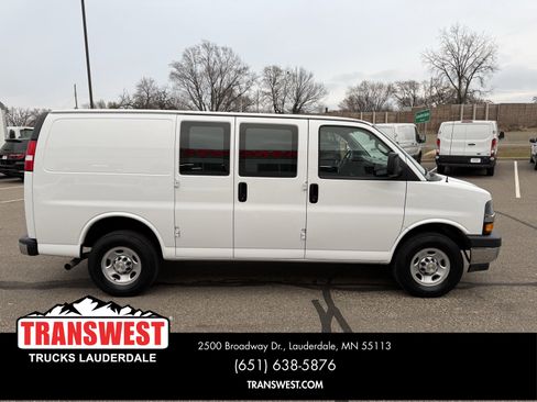 Used 2024 Chevrolet Express 2500 w/ Driver Convenience Package image 15
