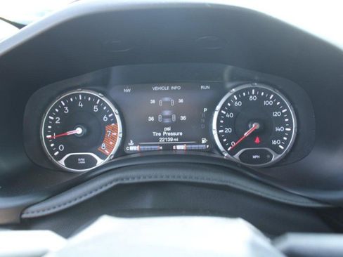 Used 2022 Jeep Renegade Altitude AWD/4WD image 18