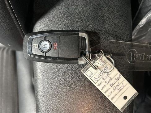 Used 2019 Ford EcoSport SES w/ SES Black Appearance Package image 40