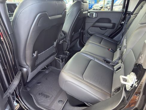 New 2025 Jeep Gladiator Sport image 20