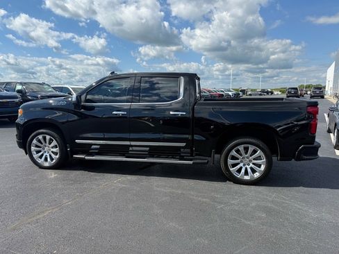 Used 2024 Chevrolet Silverado 1500 High Country w/ High Country Premium Package image 3