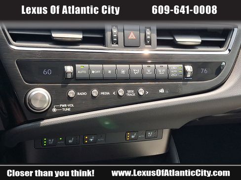 Used 2025 Lexus ES 300h w/ Premium Package FWD image 16