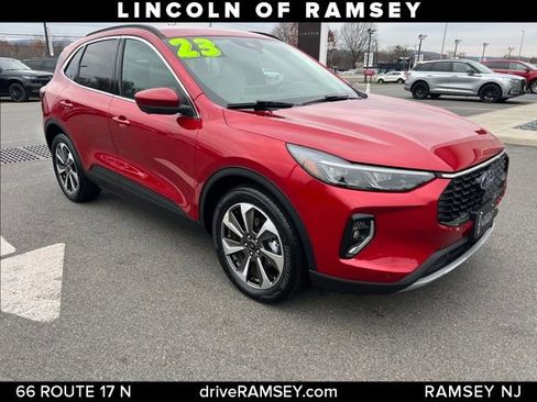 Used 2023 Ford Escape Platinum image 7