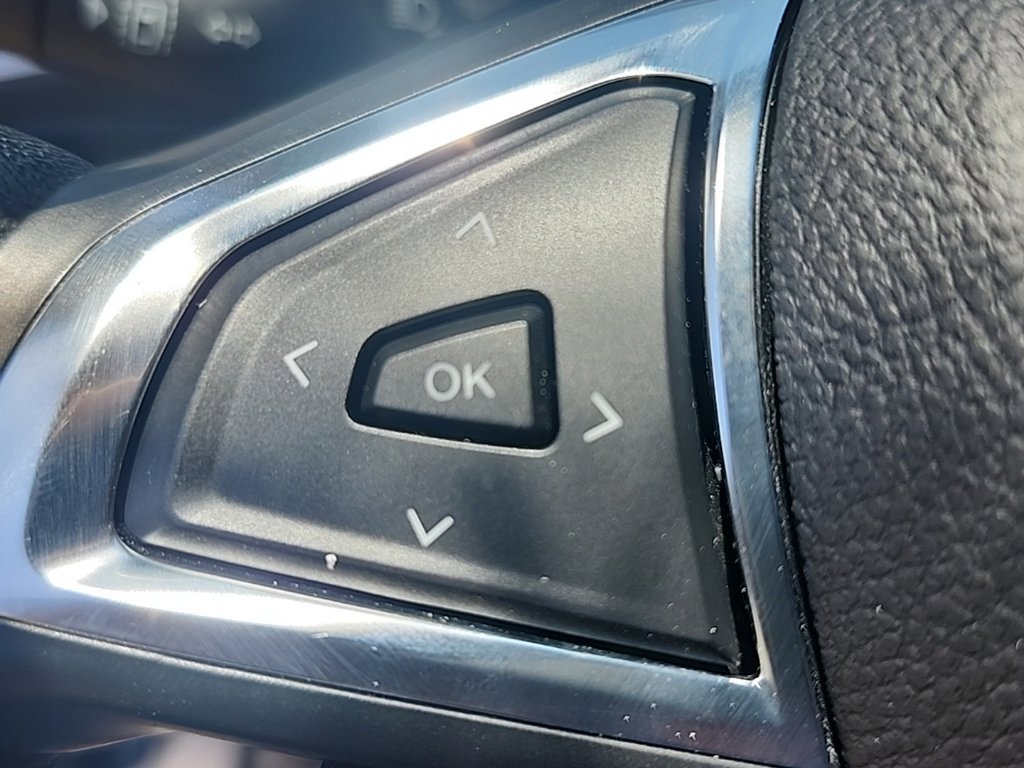 Used 2022 Ford Edge SEL AWD/4WD image 10