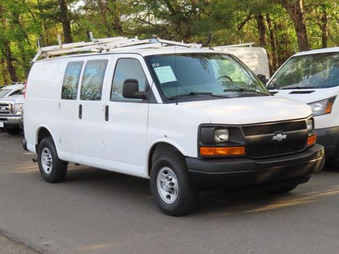 Used 2015 Chevrolet Express 2500 image 8