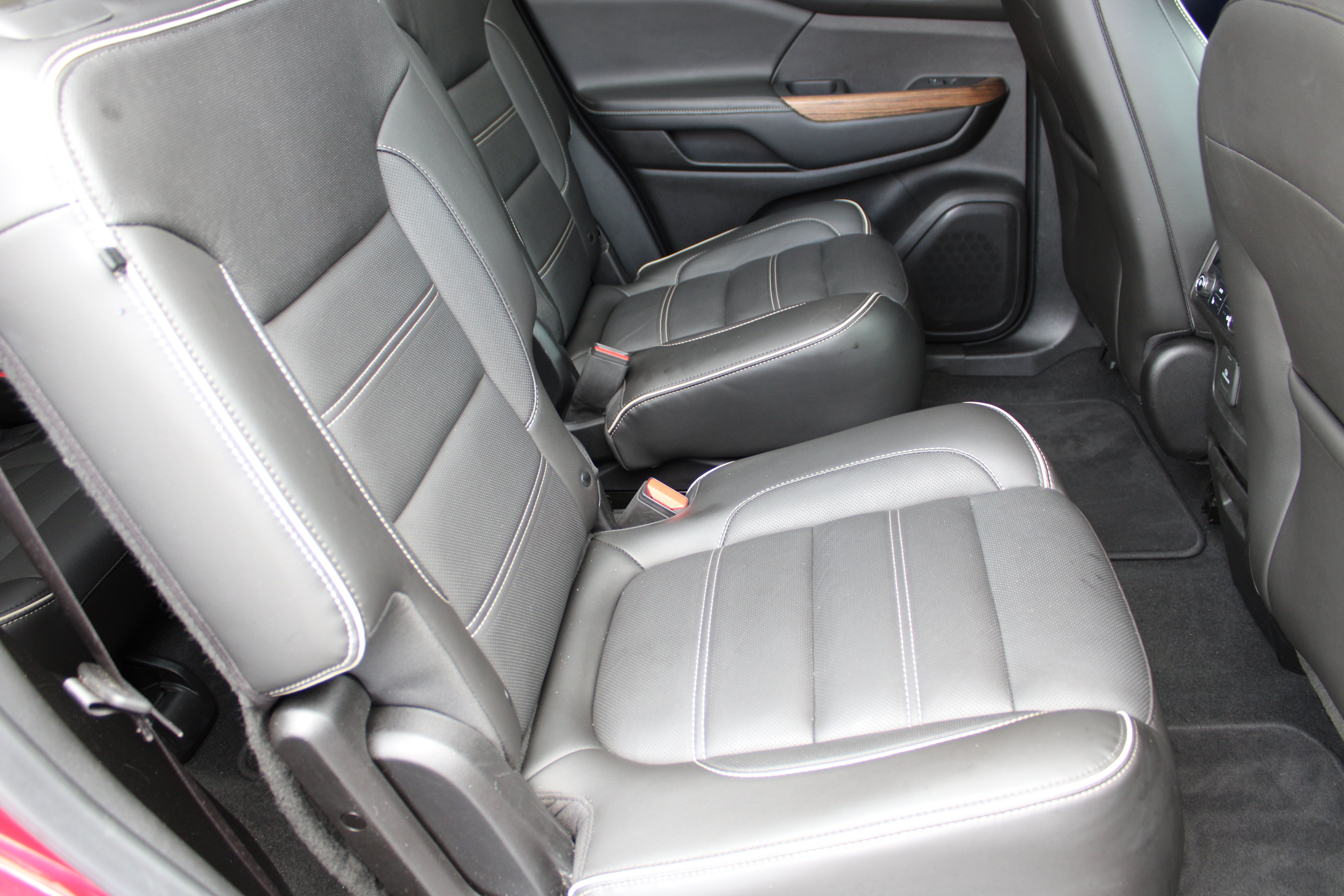 Used 2019 GMC Acadia Denali w/ Technology Package FWD image 17