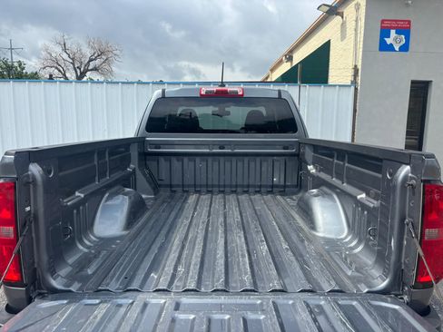 Used 2022 Chevrolet Colorado W/T w/ WT Convenience Package RWD image 6