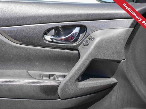 Used 2017 Nissan Rogue S FWD image 16