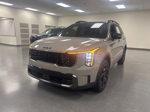 Used 2025 Kia Sorento SX Prestige image 3
