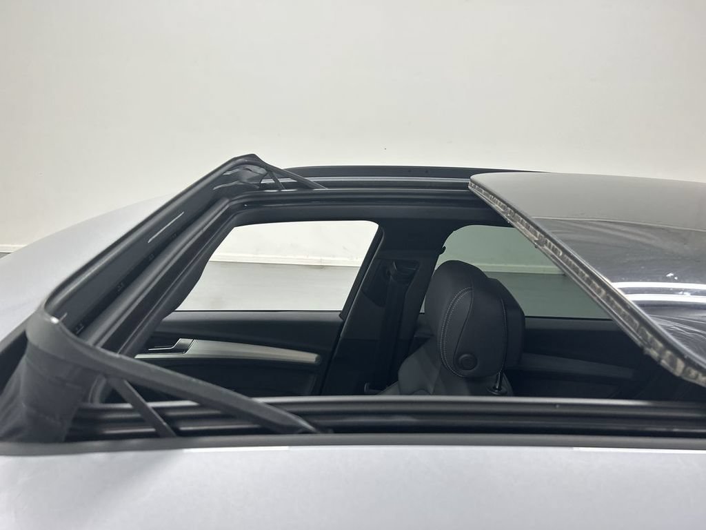 Certified 2024 Audi Q5 e Premium Plus AWD/4WD image 20