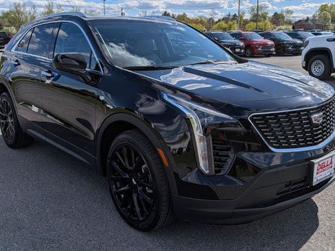 Used 2023 Cadillac XT4 Luxury w/ Cold Weather Package AWD/4WD image 5