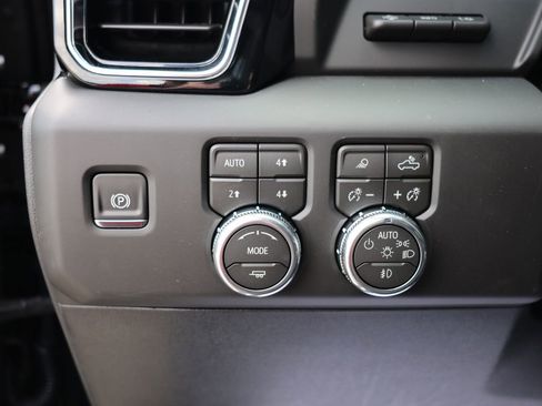 New 2026 GMC Sierra 3500 Denali w/ Denali Reserve Package AWD/4WD image 15