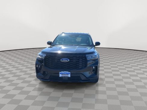 Used 2025 Ford Explorer ST-Line AWD/4WD image 2