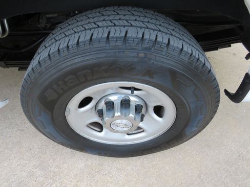 Used 2018 Chevrolet Express 3500 LT w/ LT Preferred Equipment Group image 7