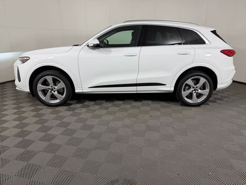Certified 2025 Audi Q5 Premium w/ Premium Plus AWD/4WD image 2