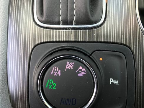 Used 2019 GMC Acadia SLT image 16