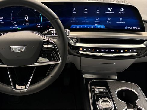 Used 2024 Cadillac Lyriq Luxury image 16