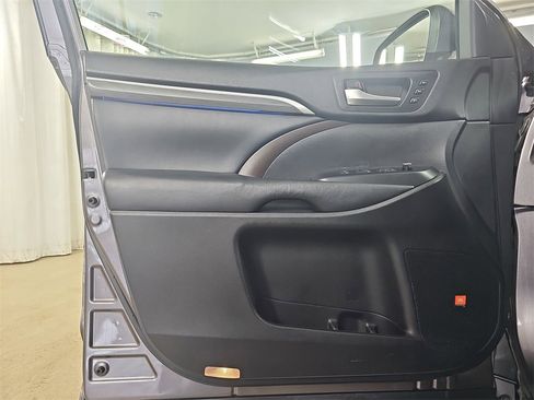 Used 2019 Toyota Highlander Limited image 33