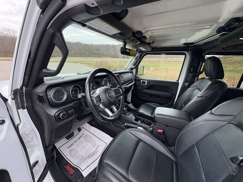 Used 2021 Jeep Wrangler Unlimited Sahara AWD/4WD image 37