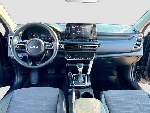 Used 2023 Kia Seltos S image 3