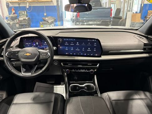 Used 2025 Chevrolet Traverse LT AWD/4WD image 30