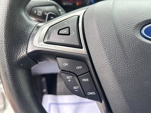 Used 2019 Ford Fusion SE FWD image 18