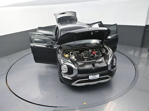 Used 2023 Mitsubishi Outlander SE image 28