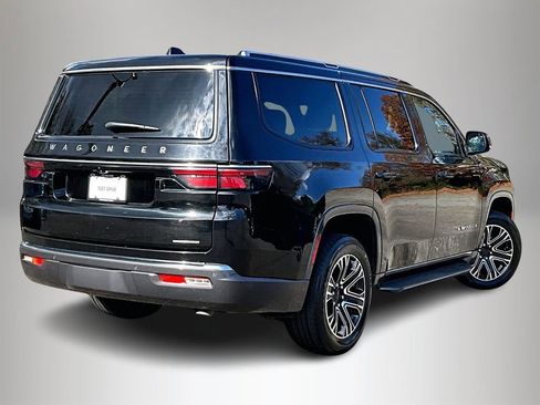 Used 2022 Jeep Wagoneer Series III w/ Flexible Seating Group image 6