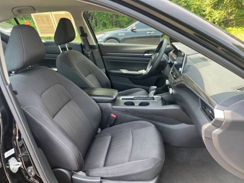 Used 2025 Nissan Altima 2.5 SV FWD image 50