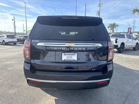 Certified 2024 Chevrolet Suburban LT RWD image 6